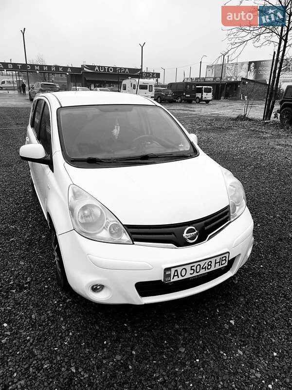Хетчбек Nissan Note 2010 в Виноградові