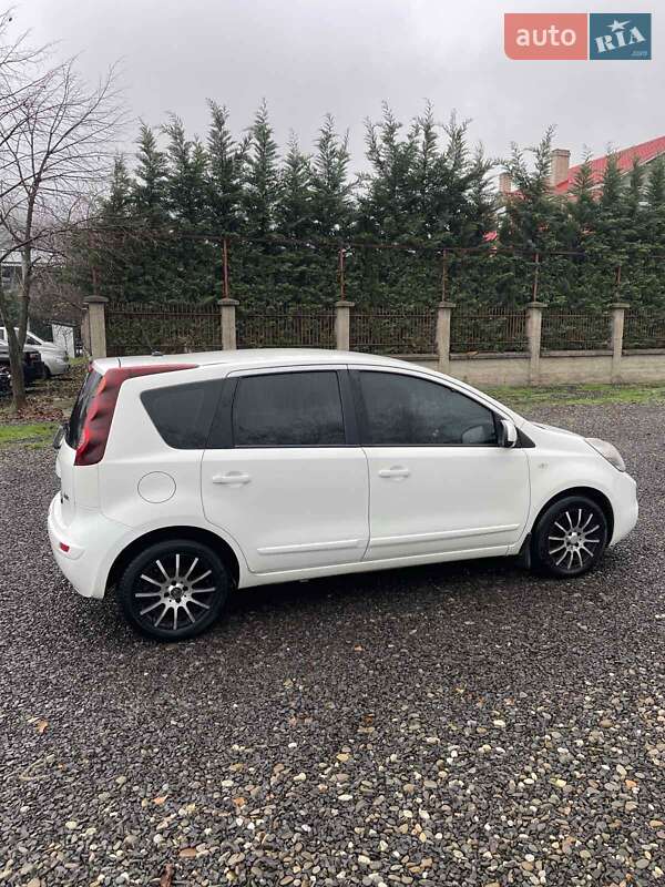 Хетчбек Nissan Note 2010 в Виноградові