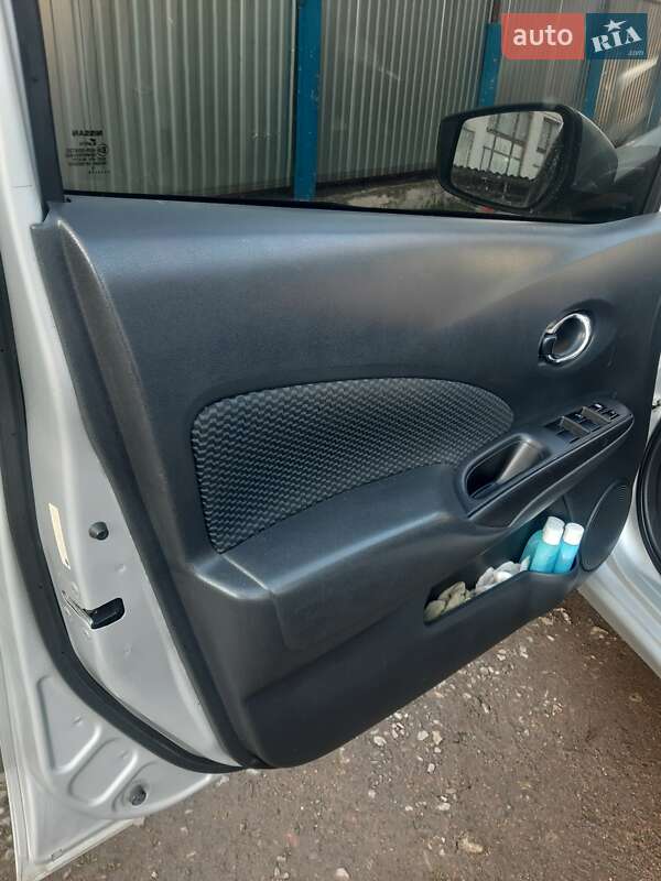 Хэтчбек Nissan Note 2015 в Владимире