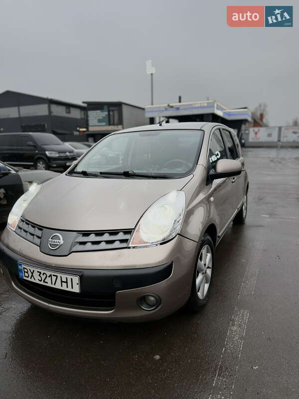 Хэтчбек Nissan Note 2006 в Киеве