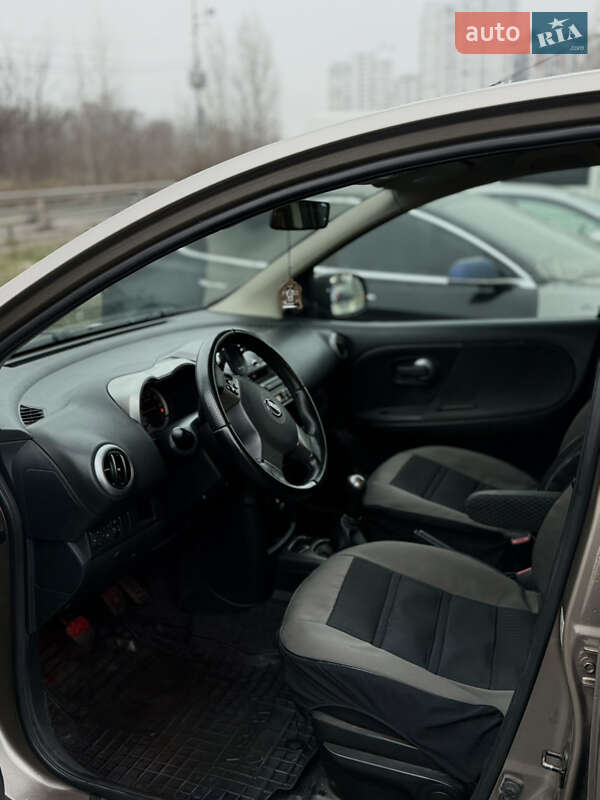 Хэтчбек Nissan Note 2006 в Киеве