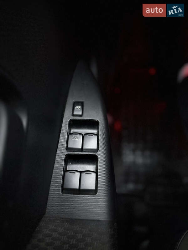 Хэтчбек Nissan Note 2006 в Киеве