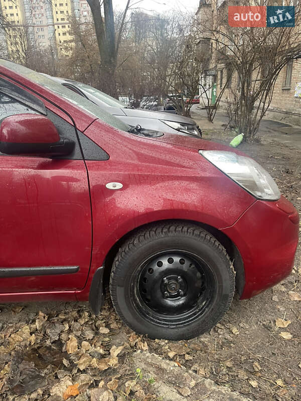 Хетчбек Nissan Note 2011 в Києві фото 3 Хетчбек Nissan Note 2011 в Києві