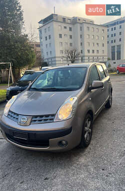 Хэтчбек Nissan Note 2006 в Лубнах