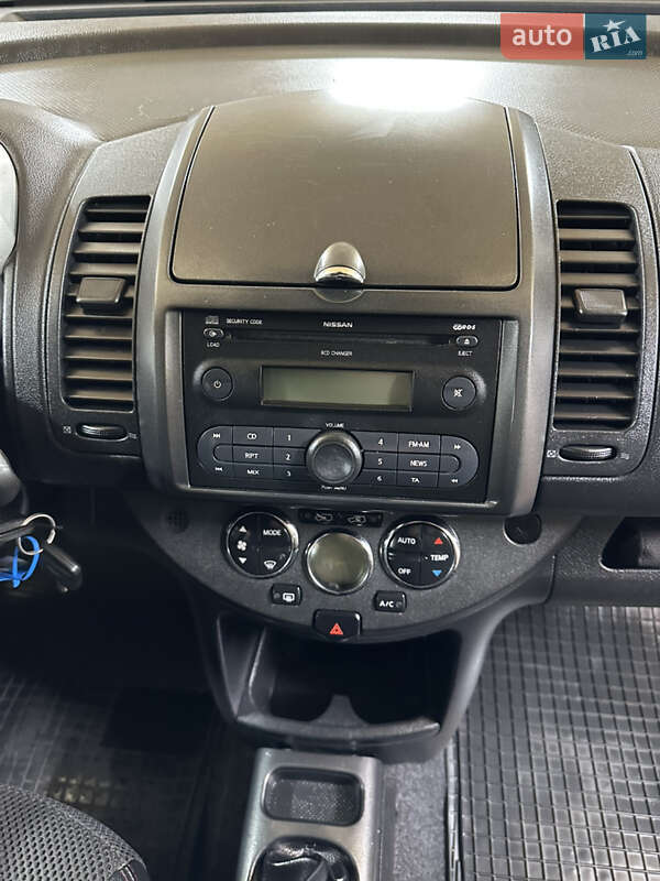 Хэтчбек Nissan Note 2008 в Хороле