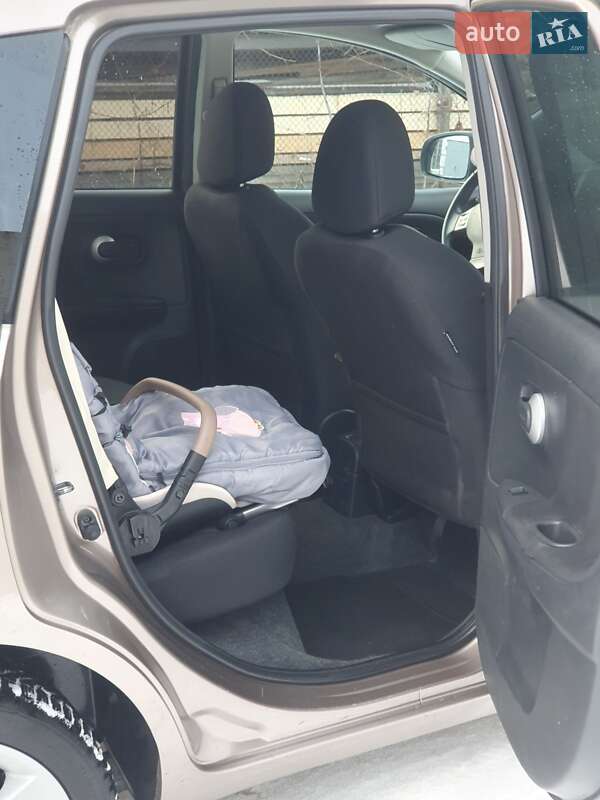 Хэтчбек Nissan Note 2011 в Летичеве