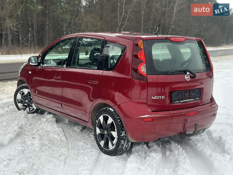 Хэтчбек Nissan Note 2012 в Ровно