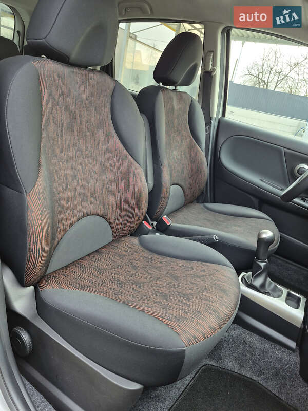 Хэтчбек Nissan Note 2010 в Луцке фото 14 Хэтчбек Nissan Note 2010 в Луцке