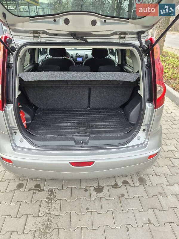 Хэтчбек Nissan Note 2010 в Луцке фото 22 Хэтчбек Nissan Note 2010 в Луцке