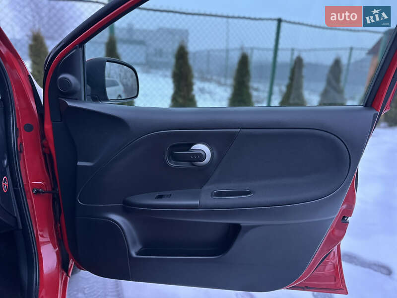 Хэтчбек Nissan Note 2010 в Виннице