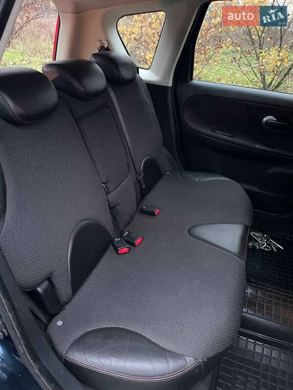 Хэтчбек Nissan Note 2007 в Каменском