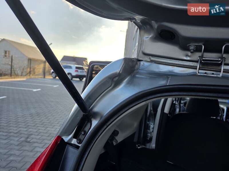 Хэтчбек Nissan Note 2014 в Хмельницком