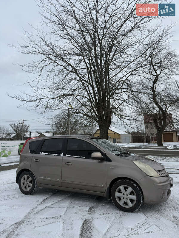 Хэтчбек Nissan Note 2007 в Измаиле
