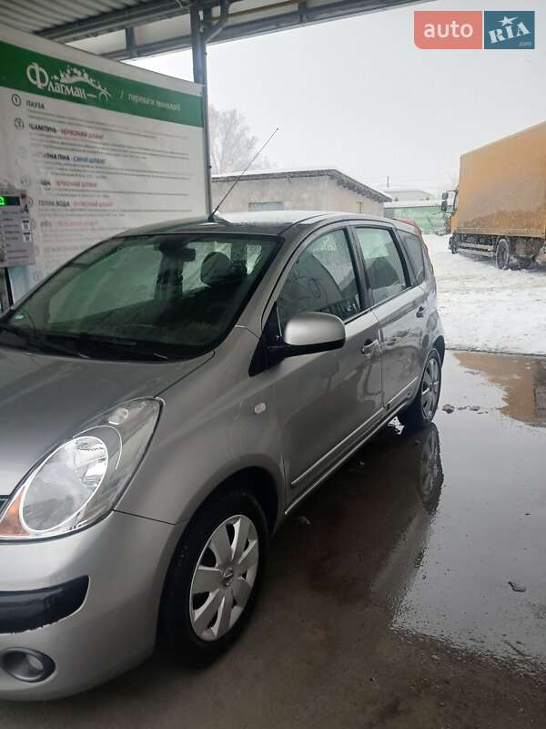 Хэтчбек Nissan Note 2006 в Ивано-Франковске