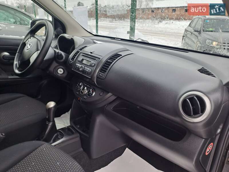 Хэтчбек Nissan Note 2006 в Славуте