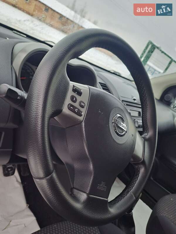 Хэтчбек Nissan Note 2006 в Славуте