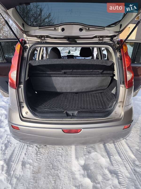 Хетчбек Nissan Note 2009 в Тульчині