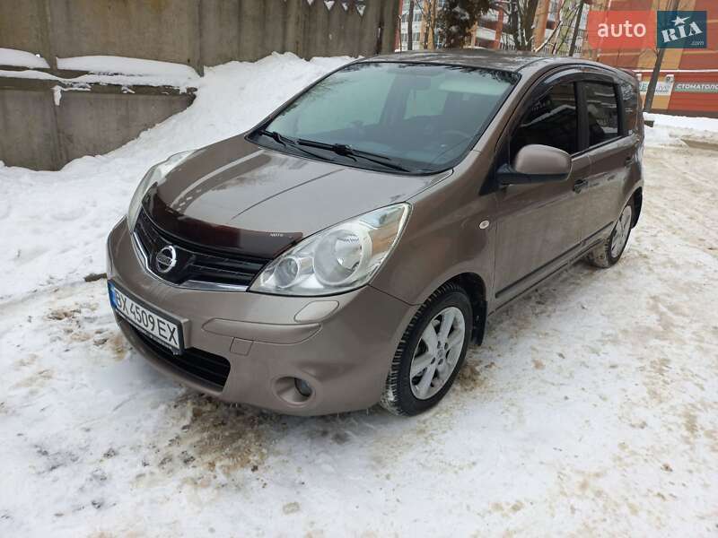 Хэтчбек Nissan Note 2012 в Тернополе фото Хэтчбек Nissan Note 2012 в Тернополе
