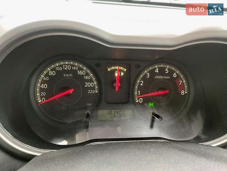 Хэтчбек Nissan Note 2006 в Лебедине