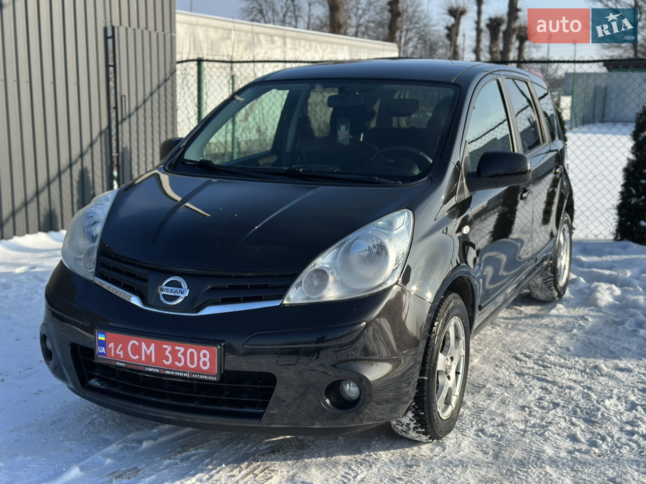 Автомобіль тільки пригнаний з Німеччини Nissan Note, у рестайловому кузові та повністю в рідній фарбі!
У збереженому стані та в хорошій комплектації.
Двигун та механічна коробка працюють гарно і без зауважень. По ходовій частині, ніяких нарікань немає, зроблена ходова в Україні на 5000 гривень.
Салон у достойному стані, збережений, повністю відповідає пробігу. Пробіг 100% рідний, підтверджується сервісною інформацією, в 2025 році авто проходило техогляд з-за кордоном з пробігом 234 тис. км.
Гарна зимова гума на красивих легкосплавних дисках. Кузов збережений, ржавчина та царапини відсутні. Повністю в рідному окрасі, жоден елемент кузова не фарбований! 
По комплектації:
- кондиціонер
- шкіряне мультикермо
- передні та задні електросклопідйомники
- круїз контроль
- датчик дощу
- aux та Bluetooth
- електрорегулювання дзеркал
- противотуманні фари
- два ключі
Автомобіль повністю розмитнений і має сертифікат відповідності, готовий до першої реєстрації в сервісному центрі. 
Ви будете першим власником в
Україні.
Також можлива доставка по Україні, можливий обмін на Ваше авто