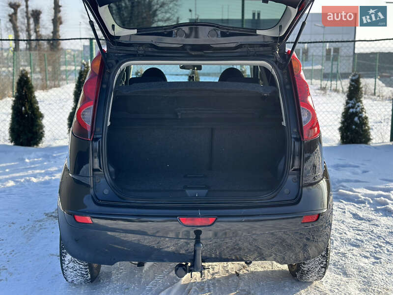 Хэтчбек Nissan Note 2009 в Виннице