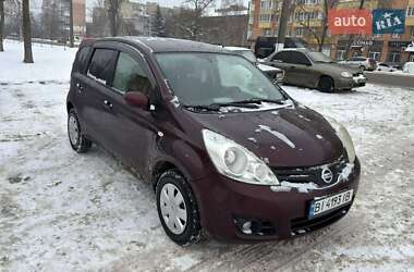 Хэтчбек Nissan Note 2012 в Краснограде