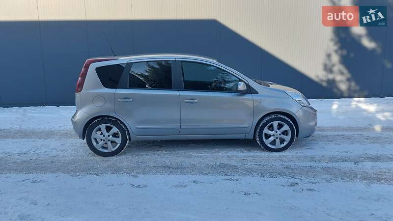 Хетчбек Nissan Note 2010 в Луцьку