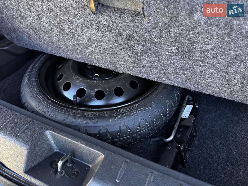 Хэтчбек Nissan Note 2008 в Виннице