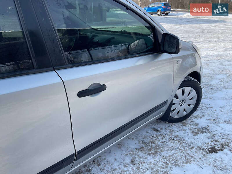 Хетчбек Nissan Note 2008 в Полтаві