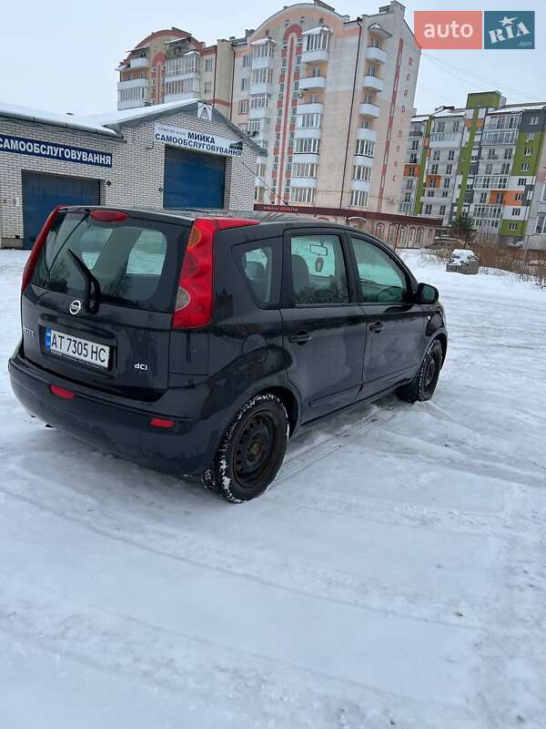 Хэтчбек Nissan Note 2007 в Долине