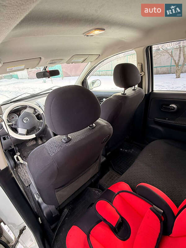 Хетчбек Nissan Note 2011 в Прилуках