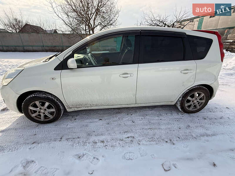 Хетчбек Nissan Note 2011 в Прилуках