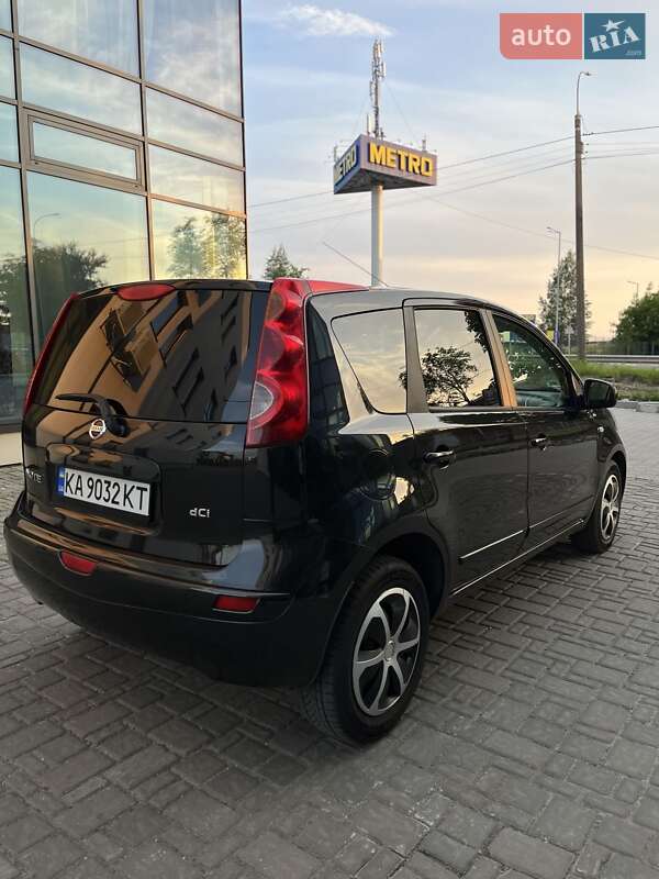 Хэтчбек Nissan Note 2006 в Киеве