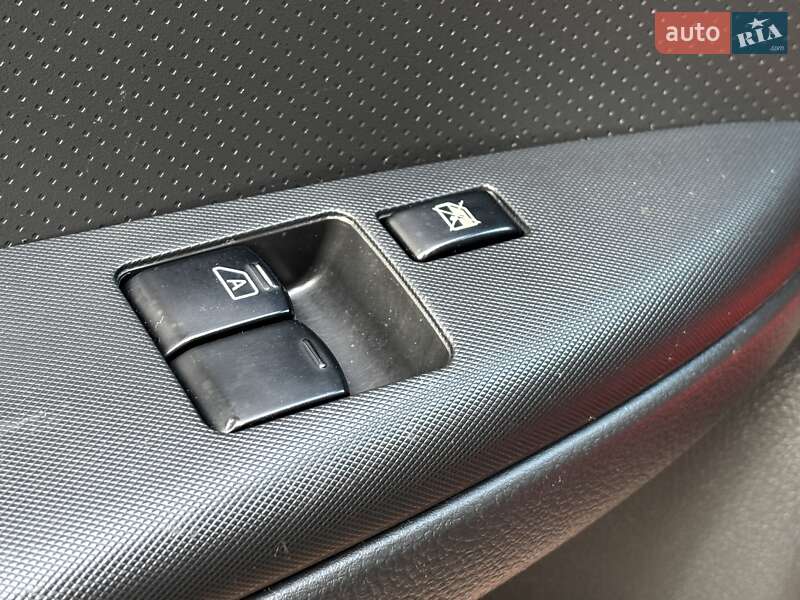 Хетчбек Nissan Note 2007 в Дрогобичі