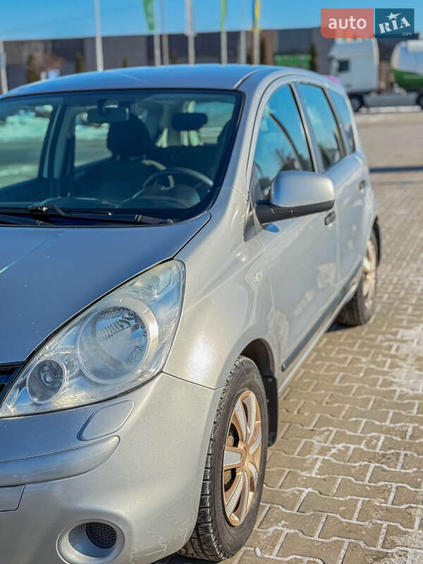 Хэтчбек Nissan Note 2009 в Житомире