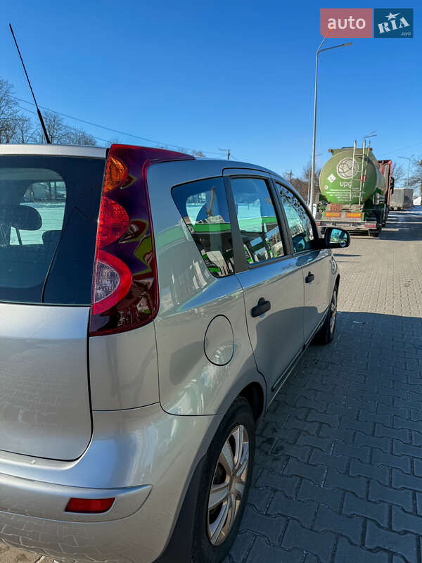 Хэтчбек Nissan Note 2009 в Житомире