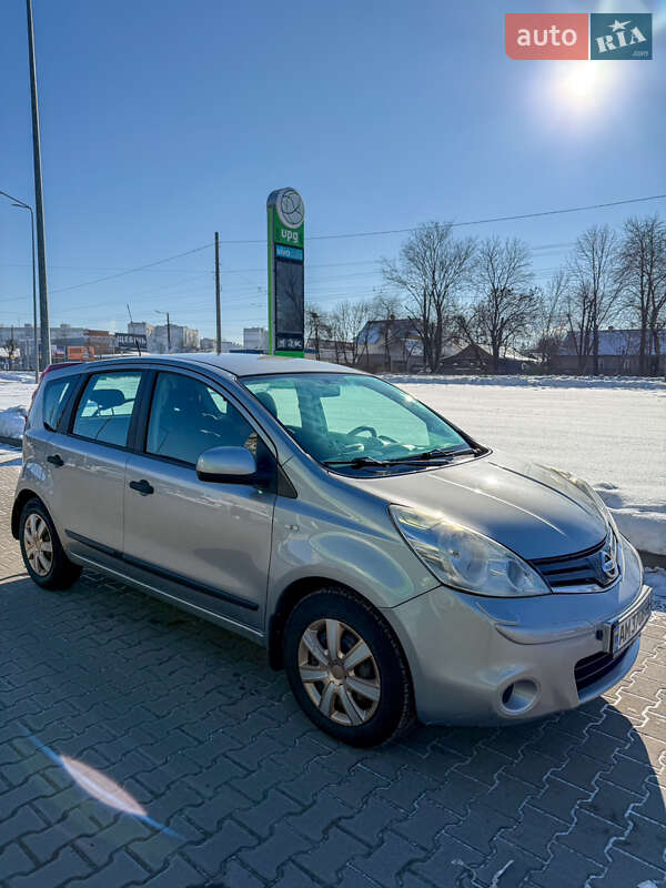Хэтчбек Nissan Note 2009 в Житомире