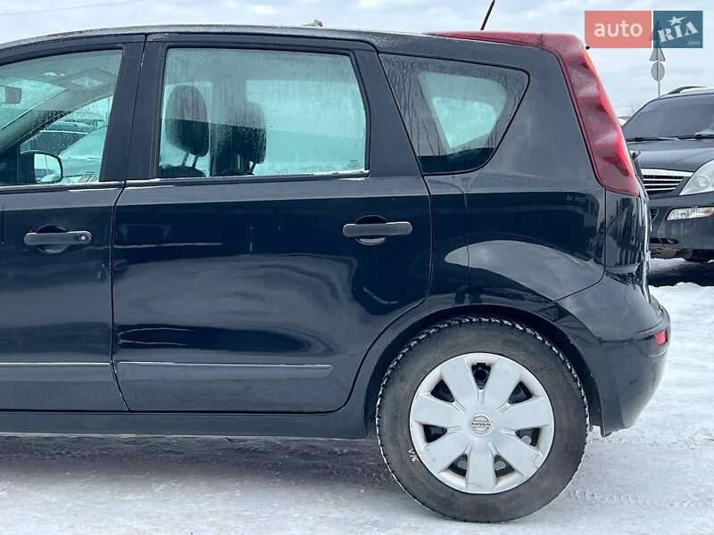 Хэтчбек Nissan Note 2011 в Львове