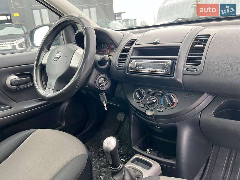 Хэтчбек Nissan Note 2011 в Львове