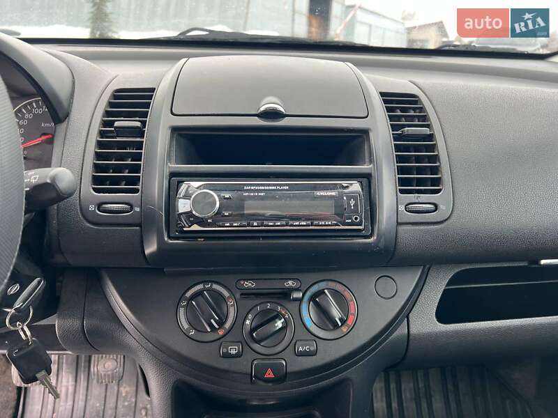 Хэтчбек Nissan Note 2011 в Львове