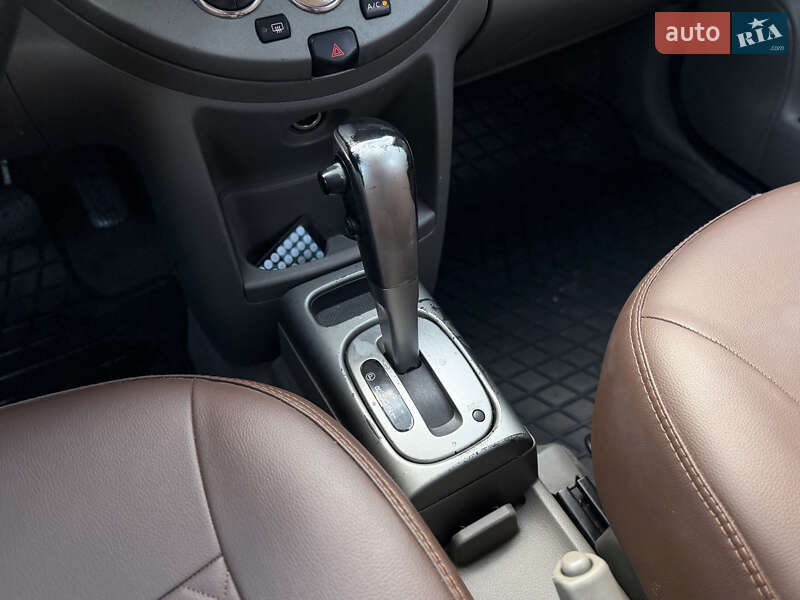 Хетчбек Nissan Note 2006 в Шептицькому