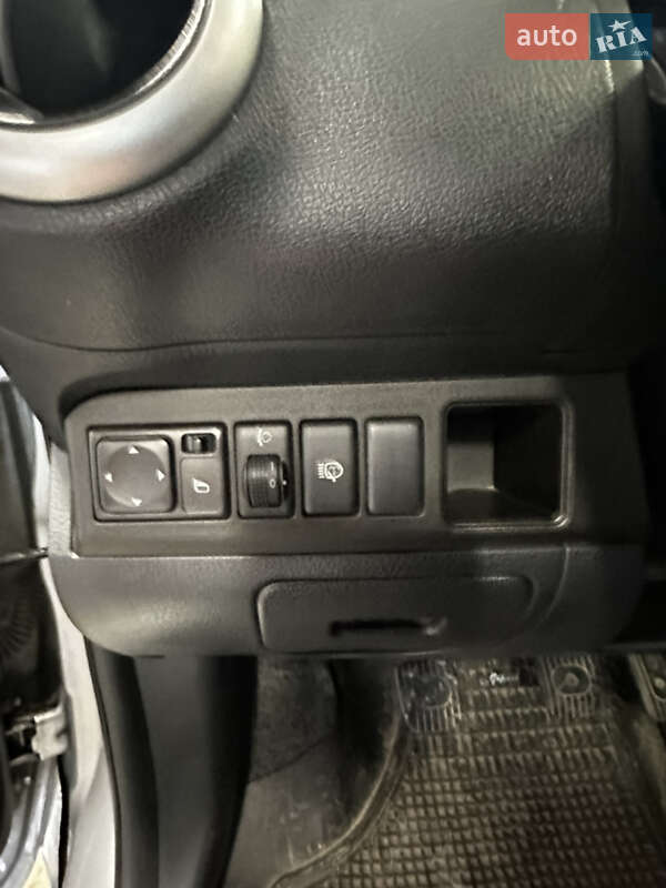 Хэтчбек Nissan Note 2011 в Запорожье фото 6 Хэтчбек Nissan Note 2011 в Запорожье