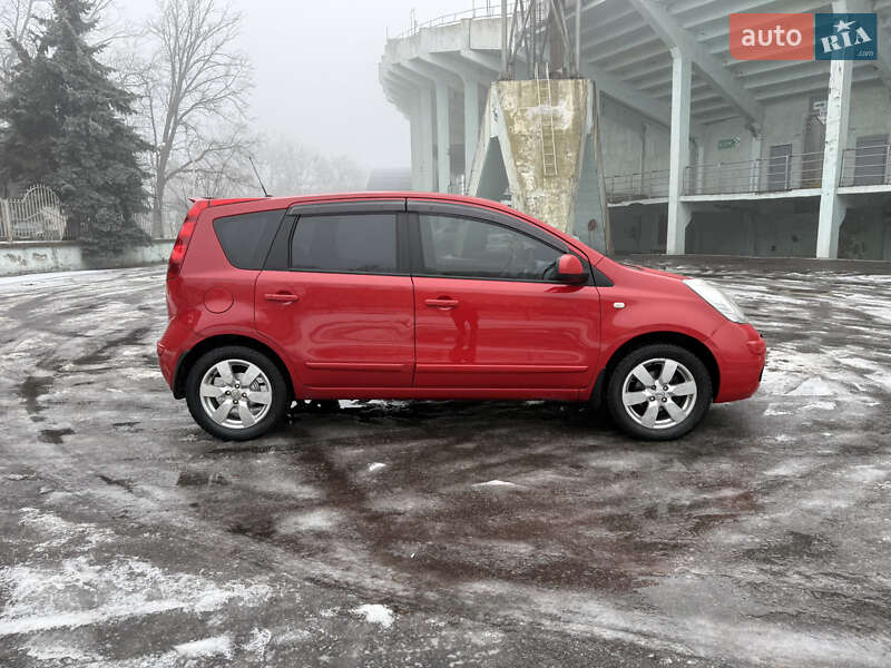 Хэтчбек Nissan Note 2007 в Полтаве