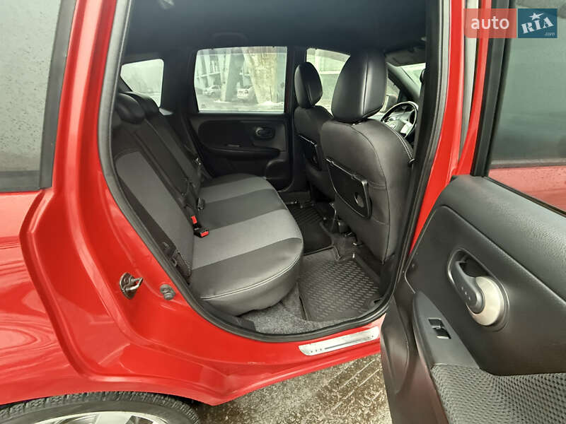 Хэтчбек Nissan Note 2007 в Полтаве