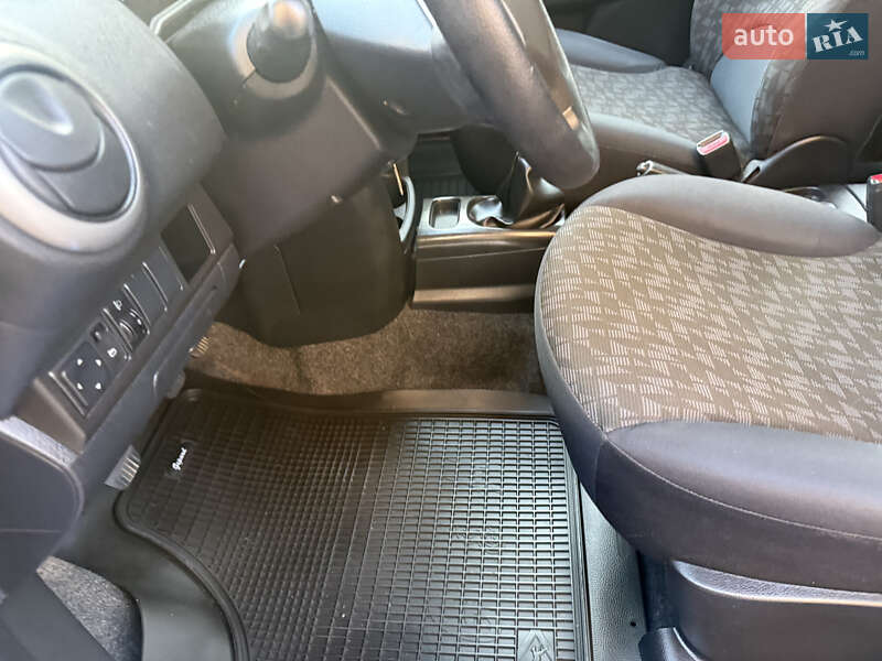 Хэтчбек Nissan Note 2008 в Львове фото 31 Хэтчбек Nissan Note 2008 в Львове