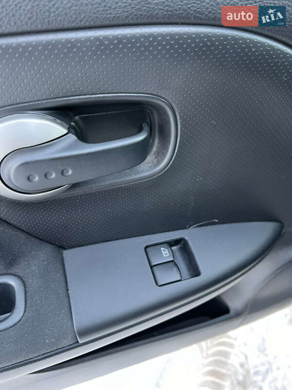 Хетчбек Nissan Note 2011 в Львові фото 14 Хетчбек Nissan Note 2011 в Львові