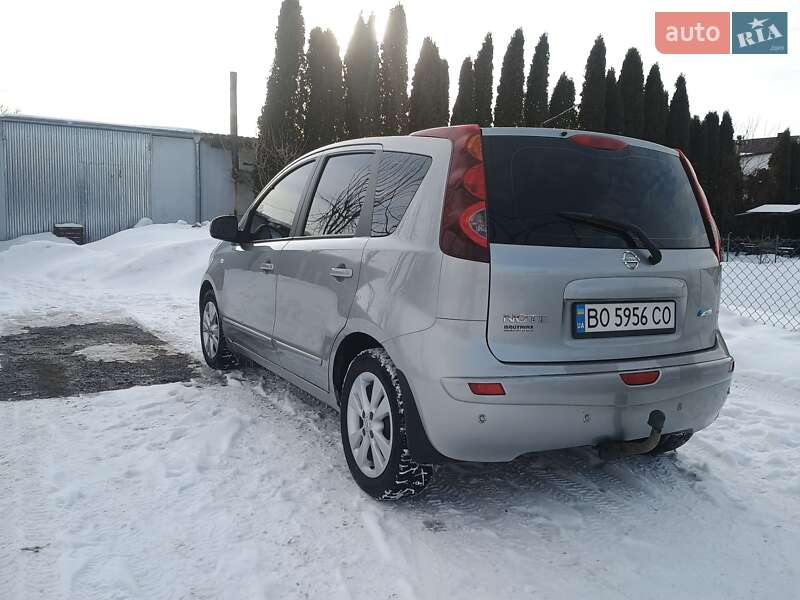 Хэтчбек Nissan Note 2010 в Тернополе