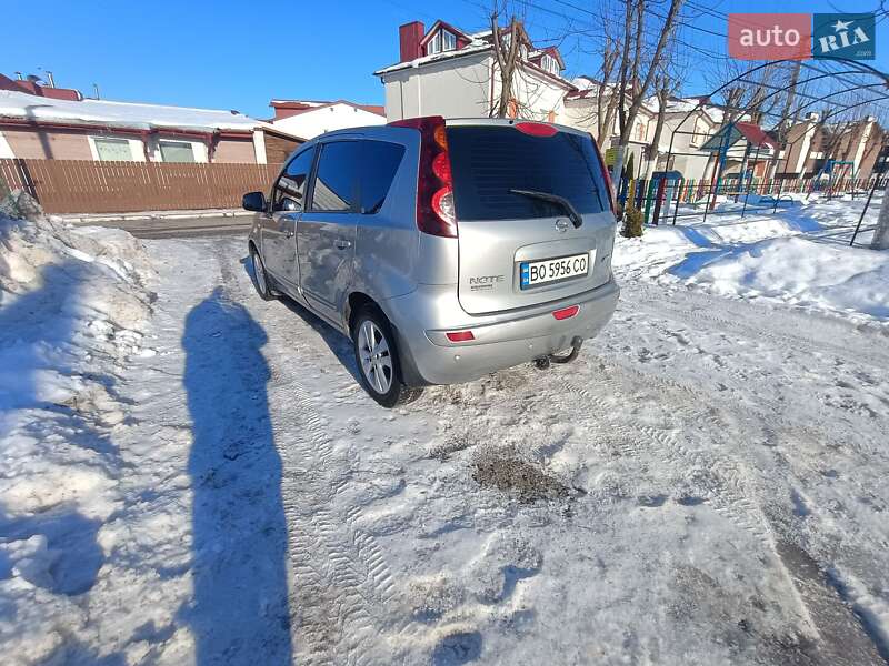 Хэтчбек Nissan Note 2010 в Тернополе