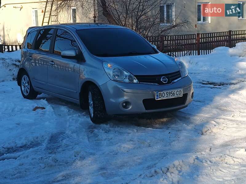 Хэтчбек Nissan Note 2010 в Тернополе