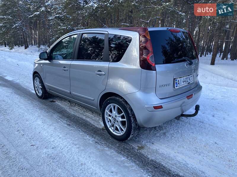 Хетчбек Nissan Note 2009 в Рокитному